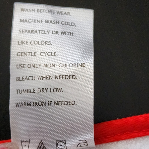 3/$12 ● NWT Baby Essentials Christmas bib sz 0-6m - Picture 4 of 5